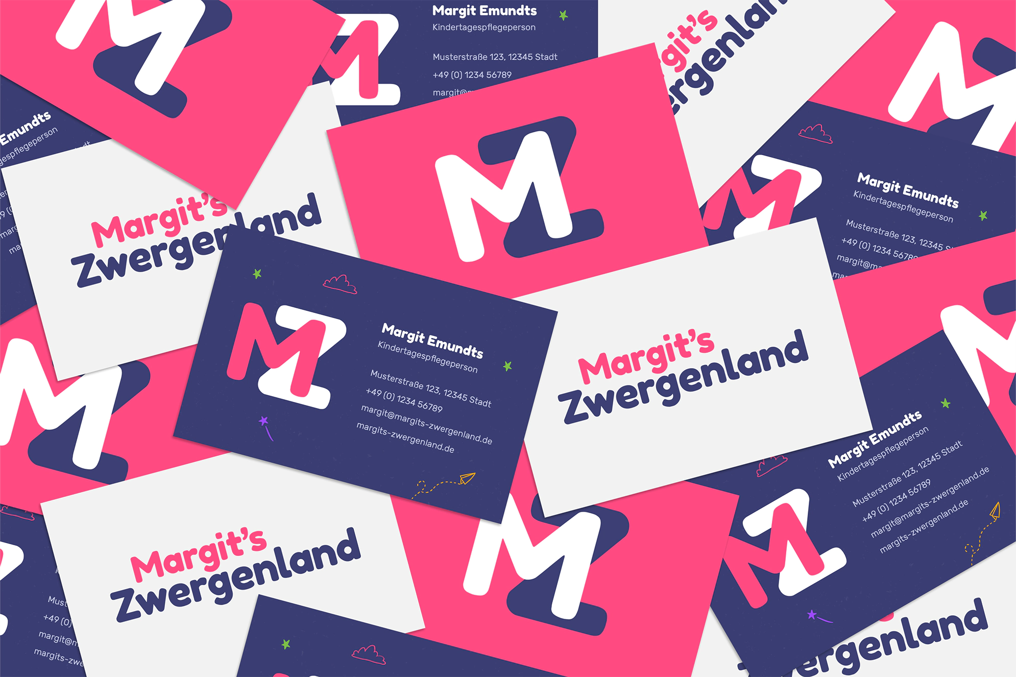 Margits Zwergenland Visitenkarten Haufen