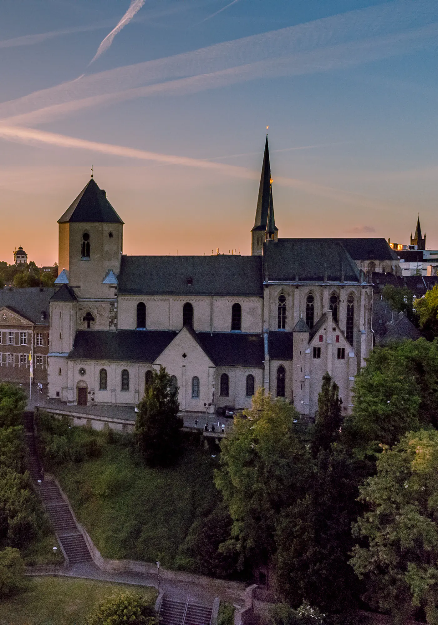 Mönchengladbach St. Vitus Basilica im Hochformat SEO Agentur Mönchengladbach